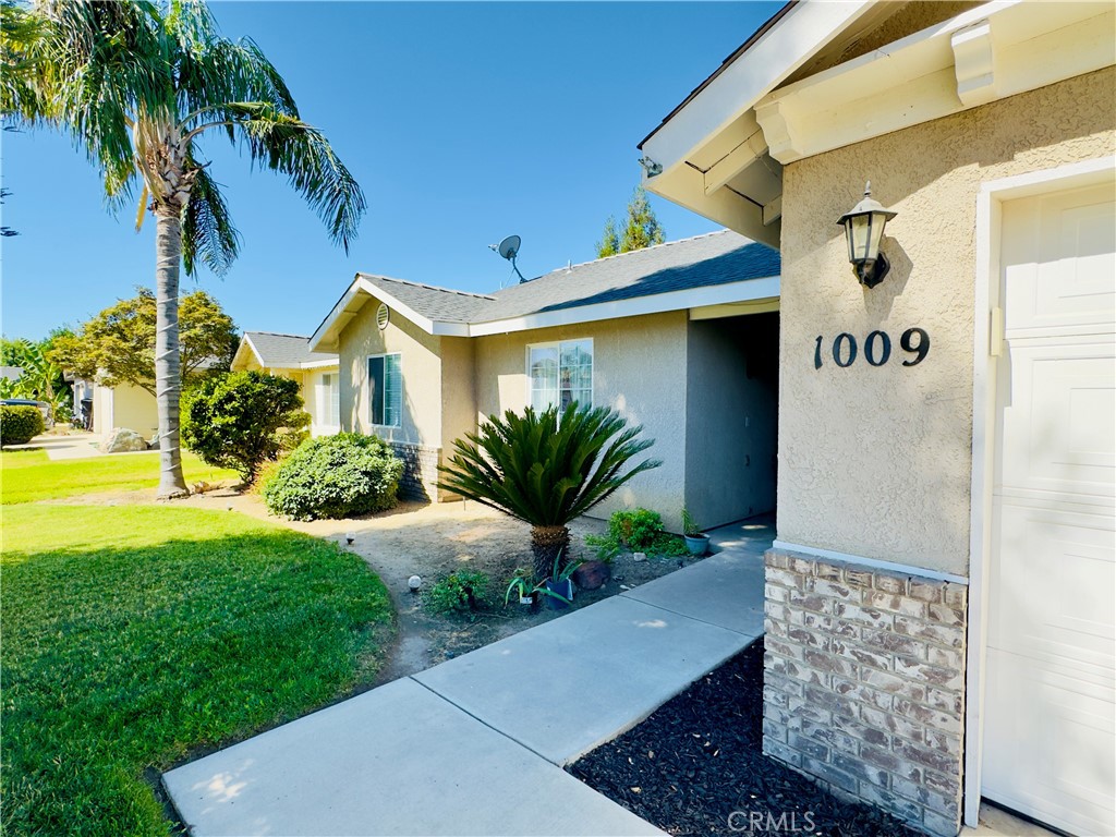 1009 S Elverta St, Visalia, CA 93292