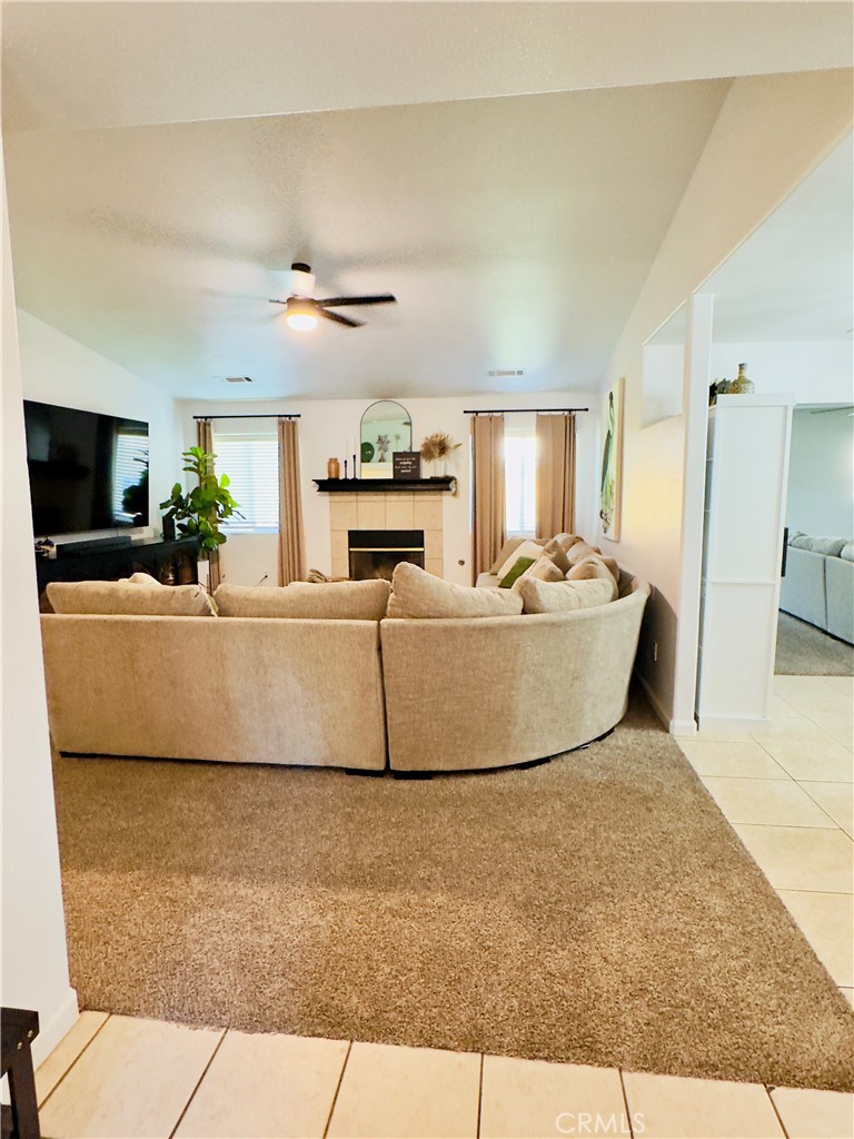1009 S Elverta St, Visalia, CA 93292