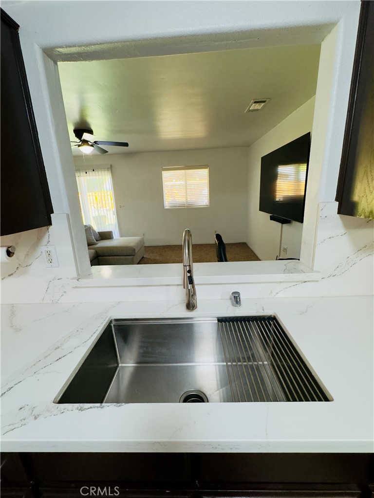 1009 S Elverta St, Visalia, CA 93292