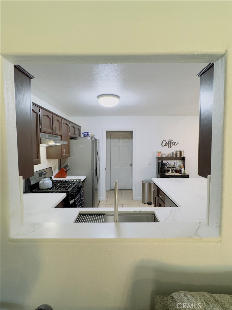1009 S Elverta St, Visalia, CA 93292