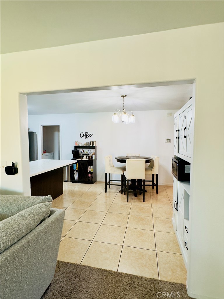 1009 S Elverta St, Visalia, CA 93292