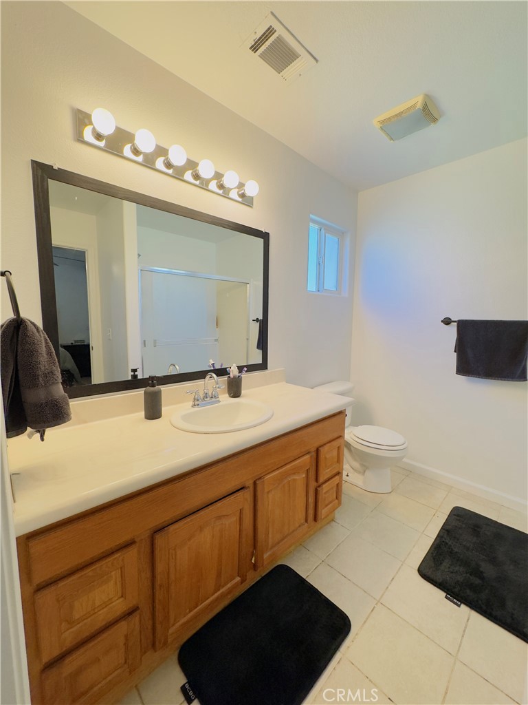 1009 S Elverta St, Visalia, CA 93292