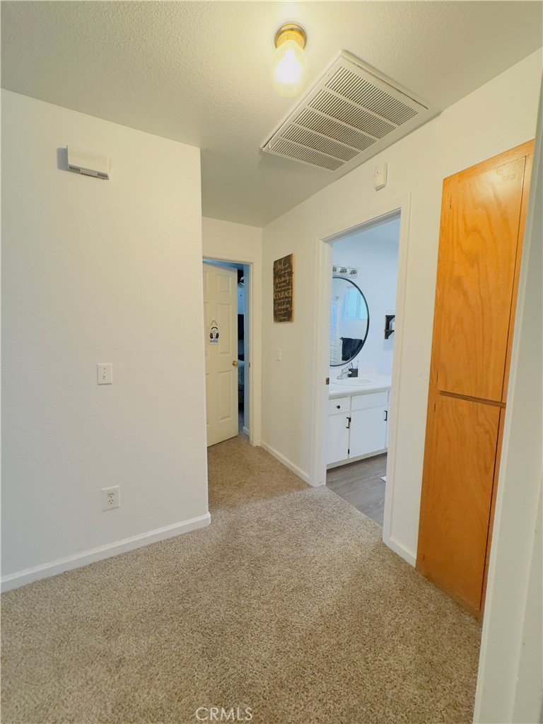1009 S Elverta St, Visalia, CA 93292