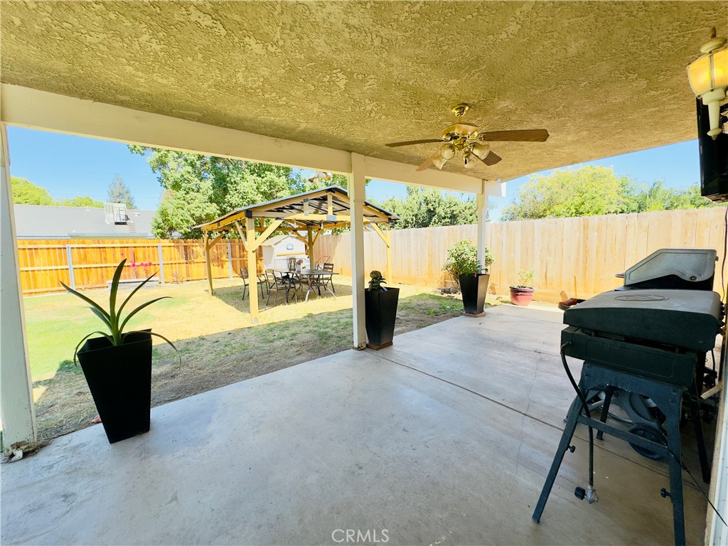 1009 S Elverta St, Visalia, CA 93292