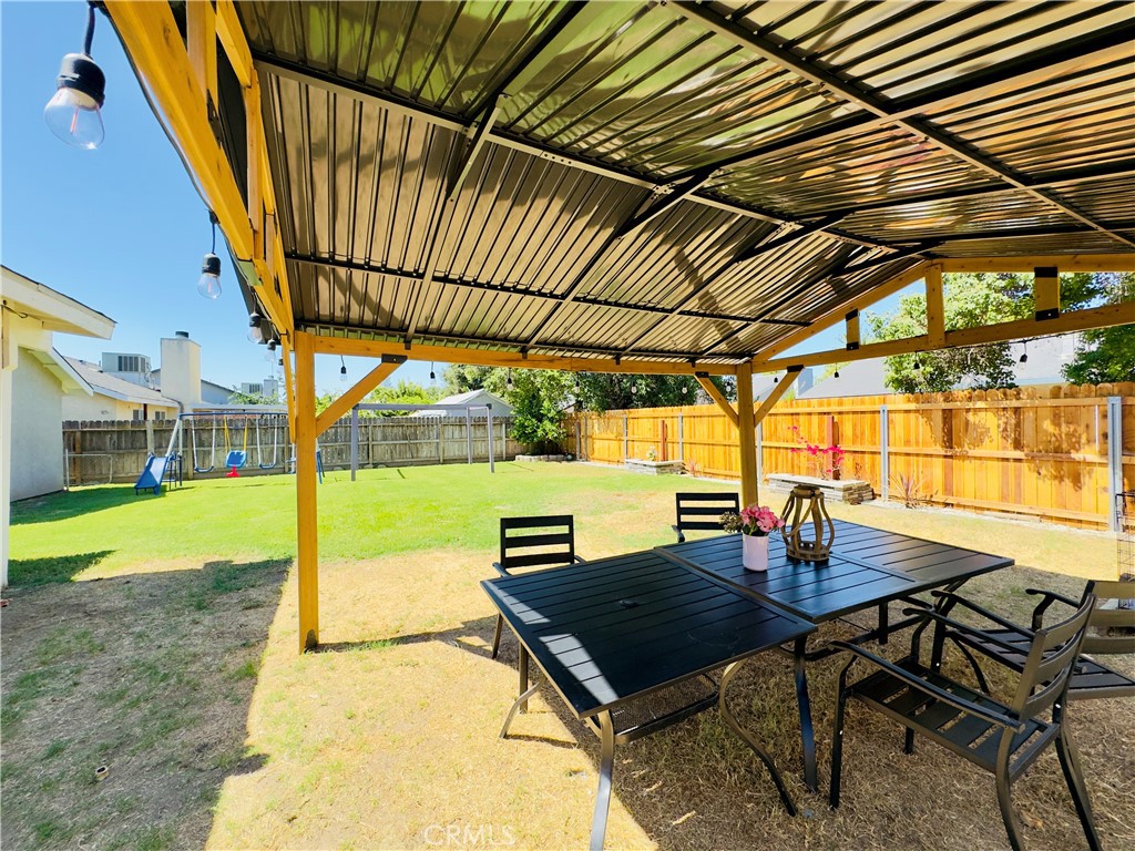 1009 S Elverta St, Visalia, CA 93292