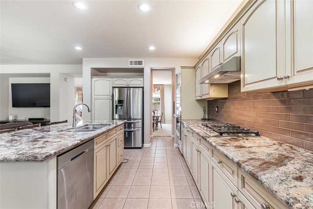 4683 N Arrow Ridge, Clovis, CA 93619