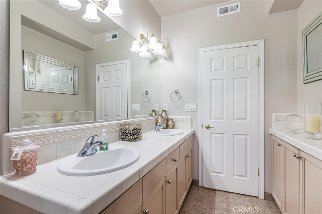 4683 N Arrow Ridge, Clovis, CA 93619