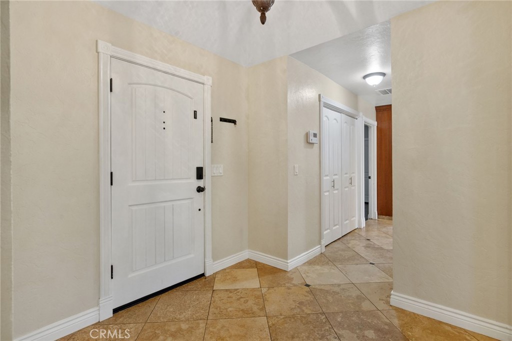 2175 Beechwood Ct, Hanford, CA 93230