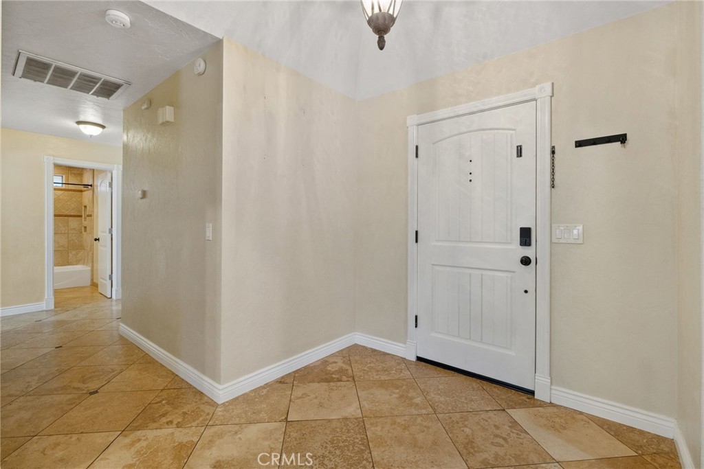 2175 Beechwood Ct, Hanford, CA 93230