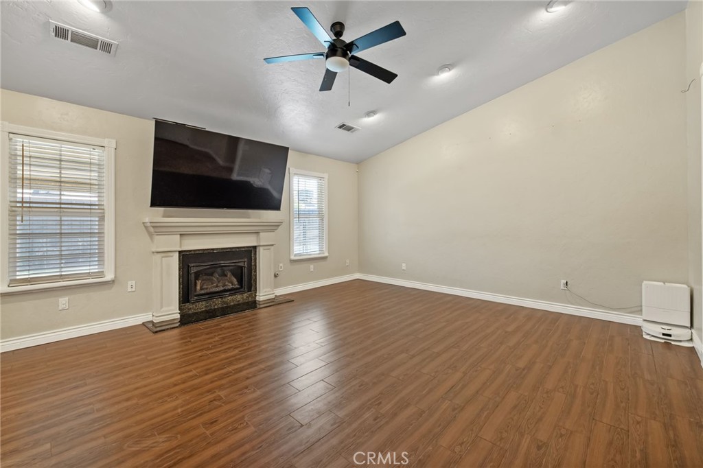 2175 Beechwood Ct, Hanford, CA 93230