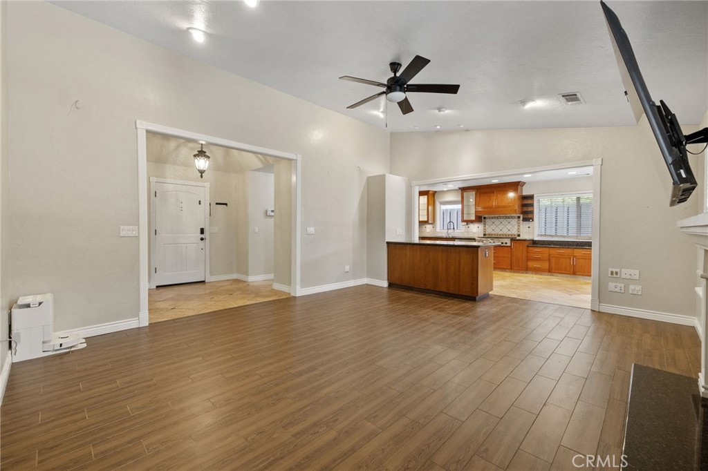 2175 Beechwood Ct, Hanford, CA 93230