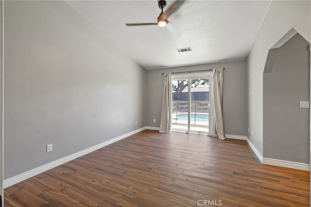 2175 Beechwood Ct, Hanford, CA 93230