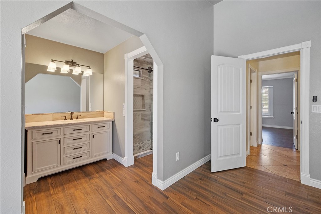 2175 Beechwood Ct, Hanford, CA 93230