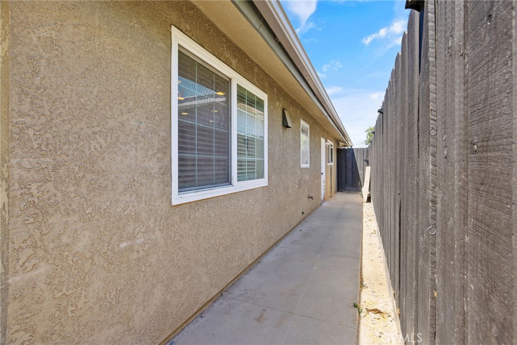2175 Beechwood Ct, Hanford, CA 93230