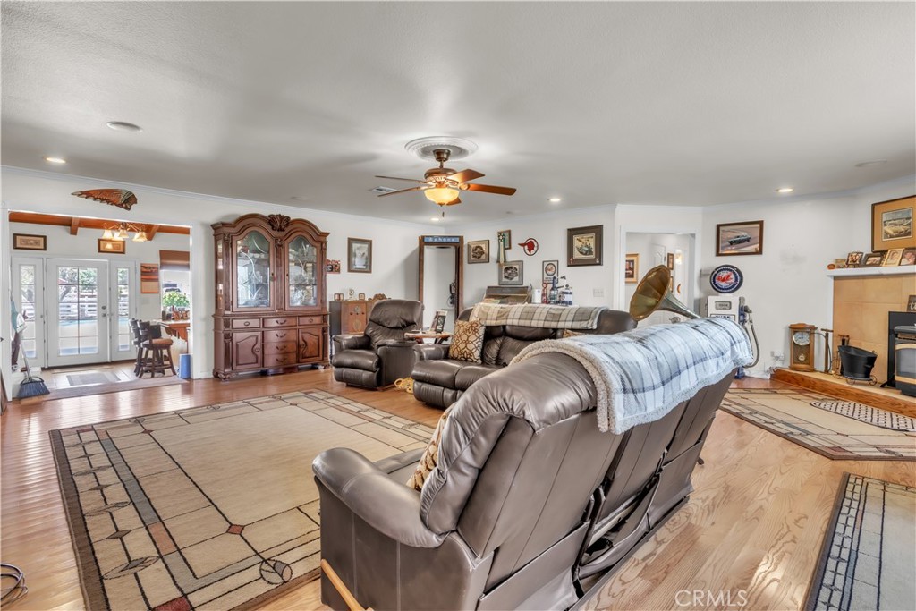 8043 Sunset Dr, Atwater, CA 95301