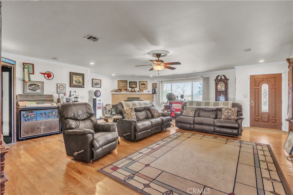 8043 Sunset Dr, Atwater, CA 95301