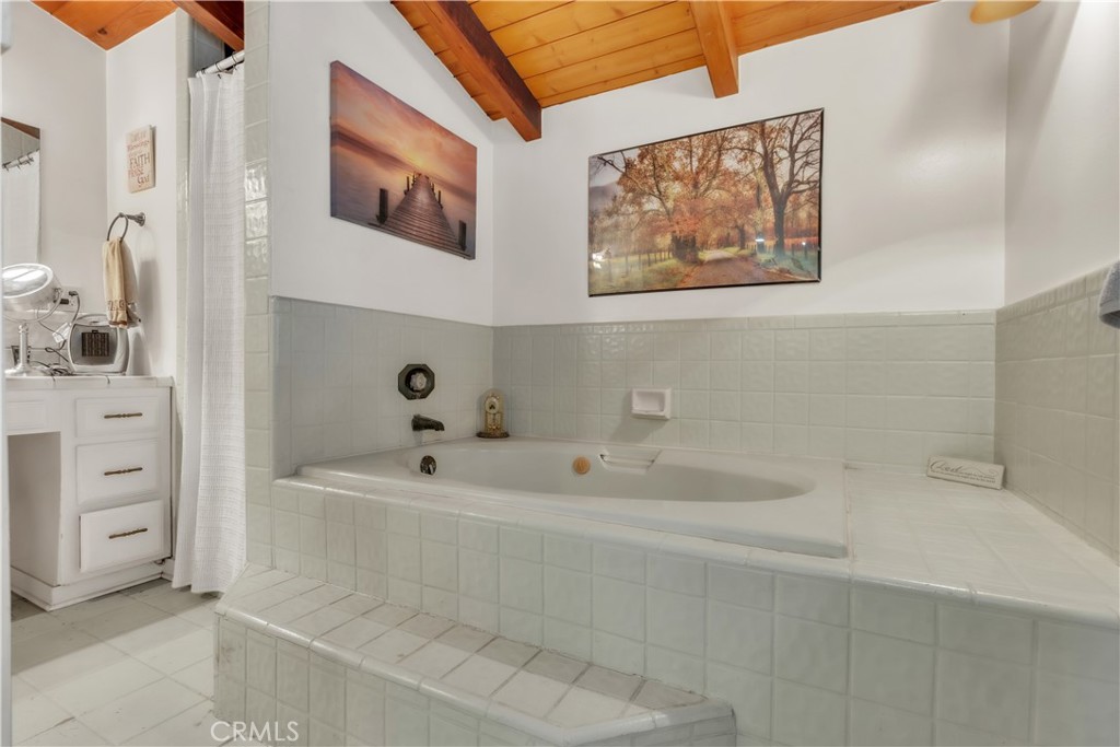 8043 Sunset Dr, Atwater, CA 95301