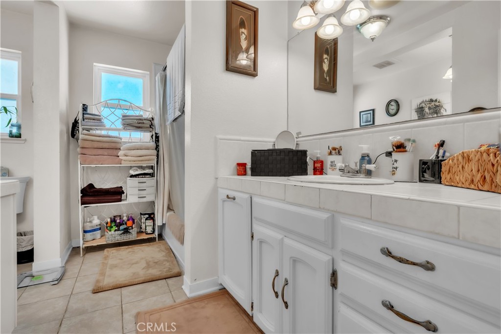 8043 Sunset Dr, Atwater, CA 95301