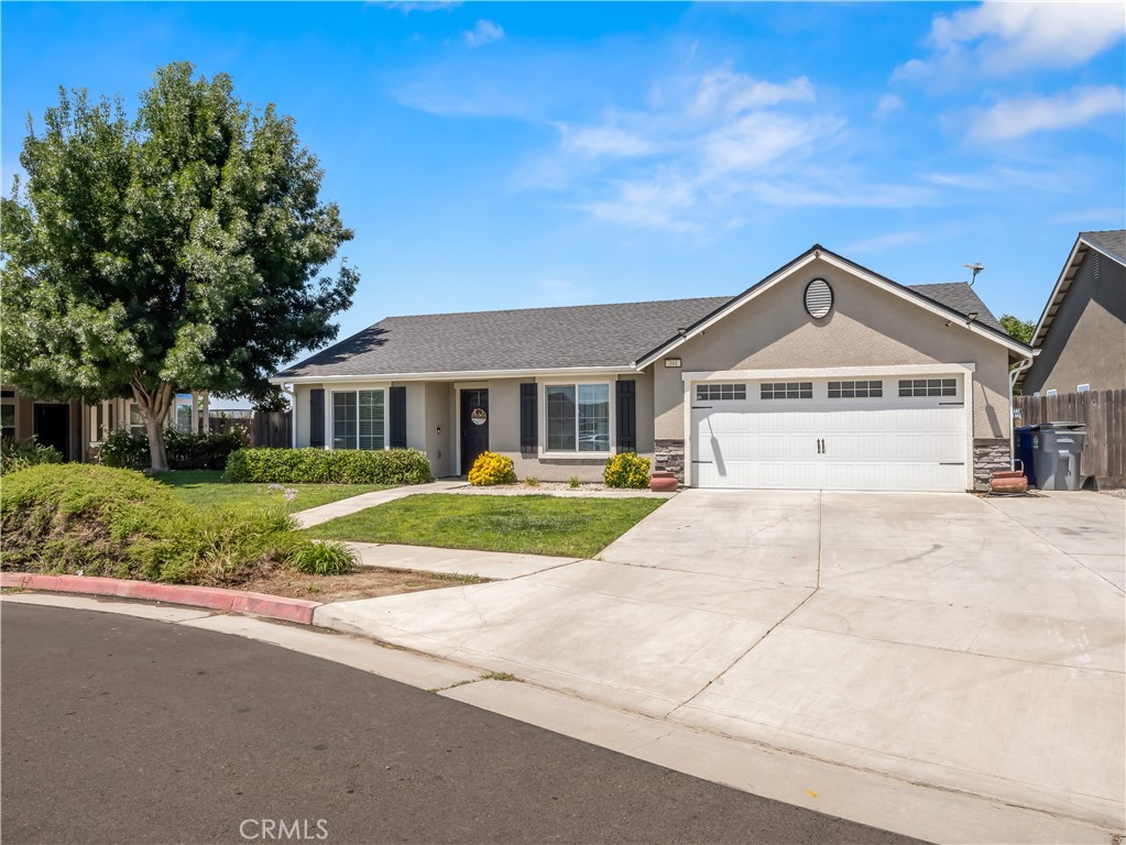 391 Rosewood, Sanger, CA 93657