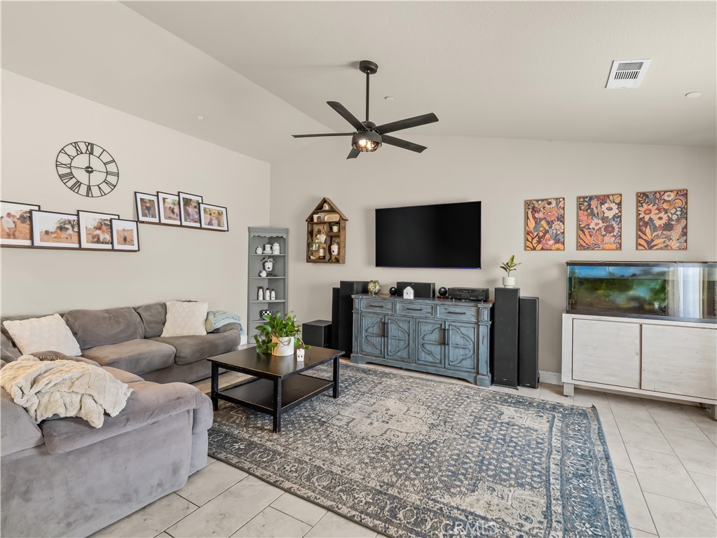 391 Rosewood, Sanger, CA 93657
