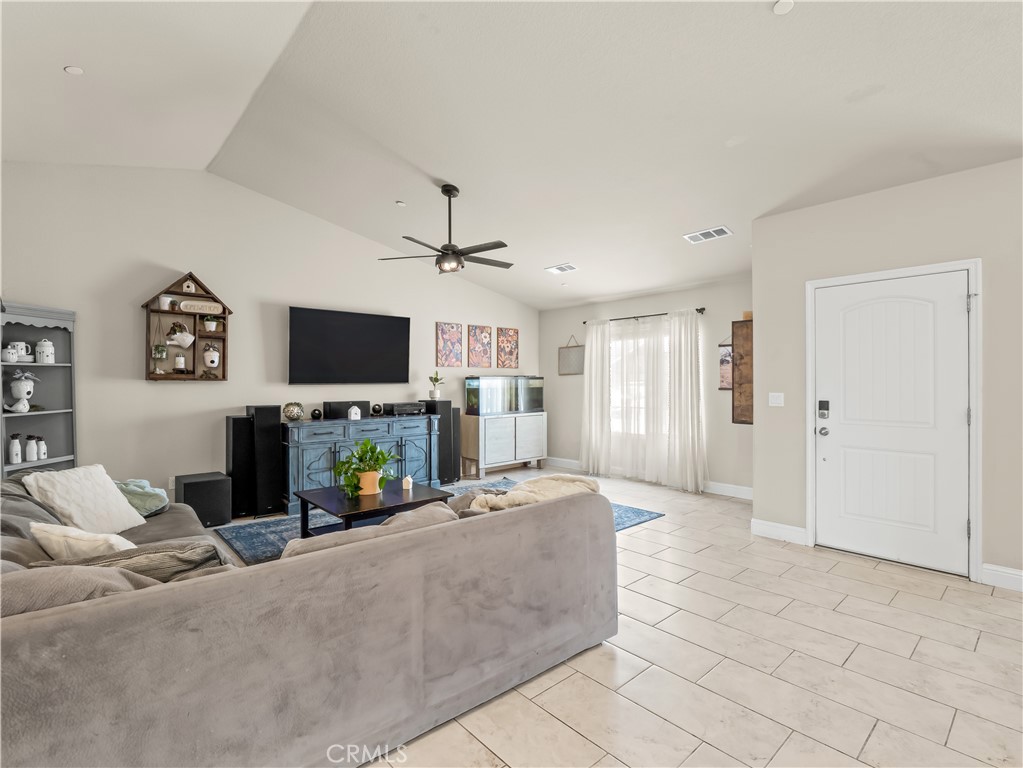 391 Rosewood, Sanger, CA 93657