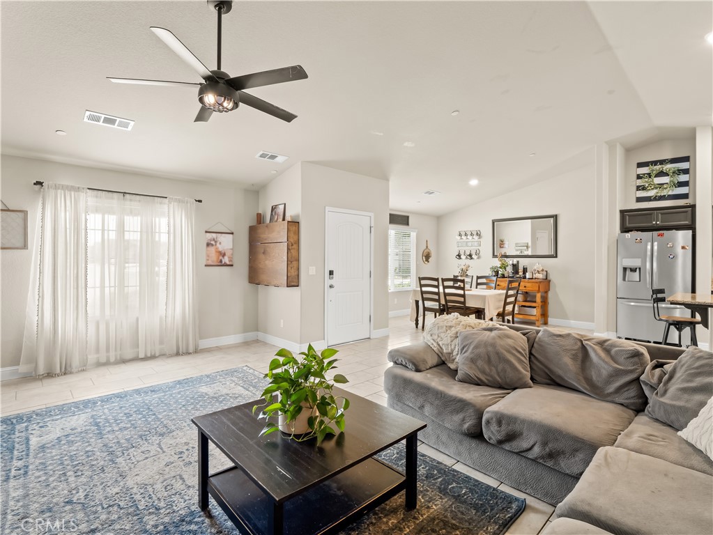 391 Rosewood, Sanger, CA 93657
