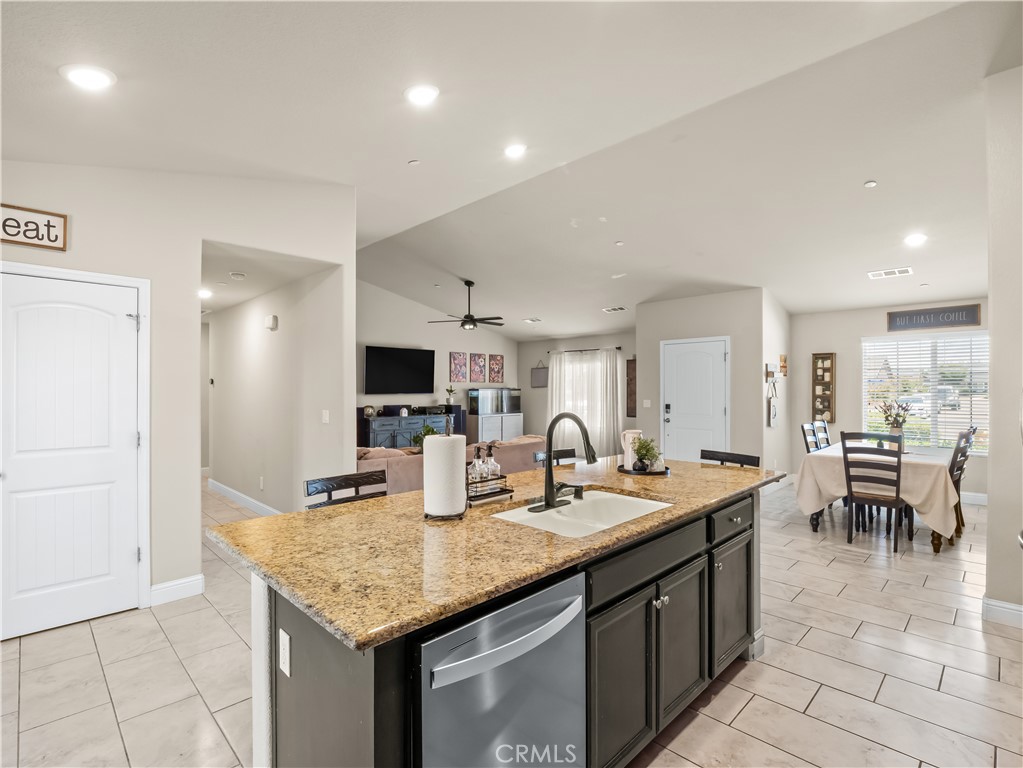 391 Rosewood, Sanger, CA 93657