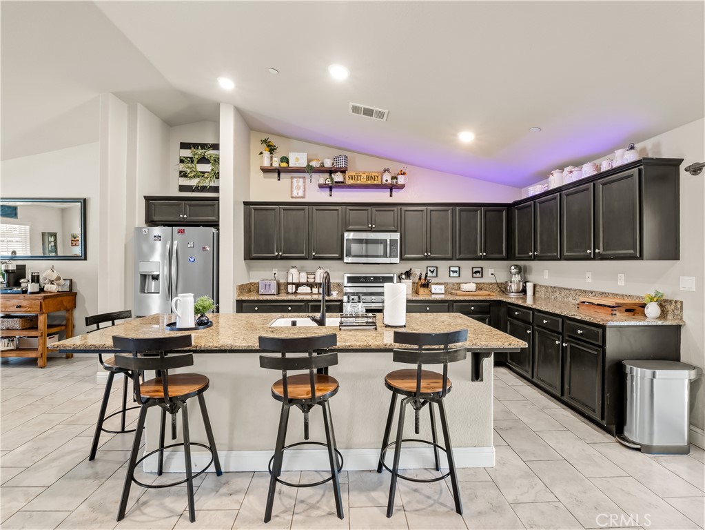 391 Rosewood, Sanger, CA 93657