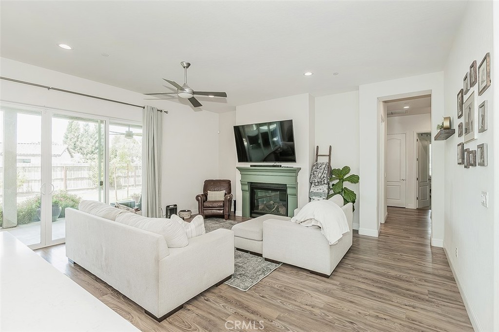 2193 E Kamm, Kingsburg, CA 93631