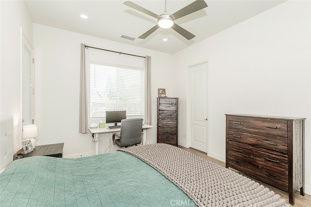 2193 E Kamm, Kingsburg, CA 93631