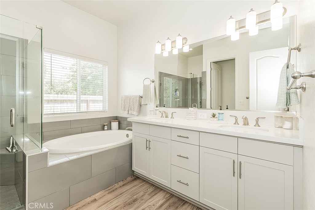 2193 E Kamm, Kingsburg, CA 93631