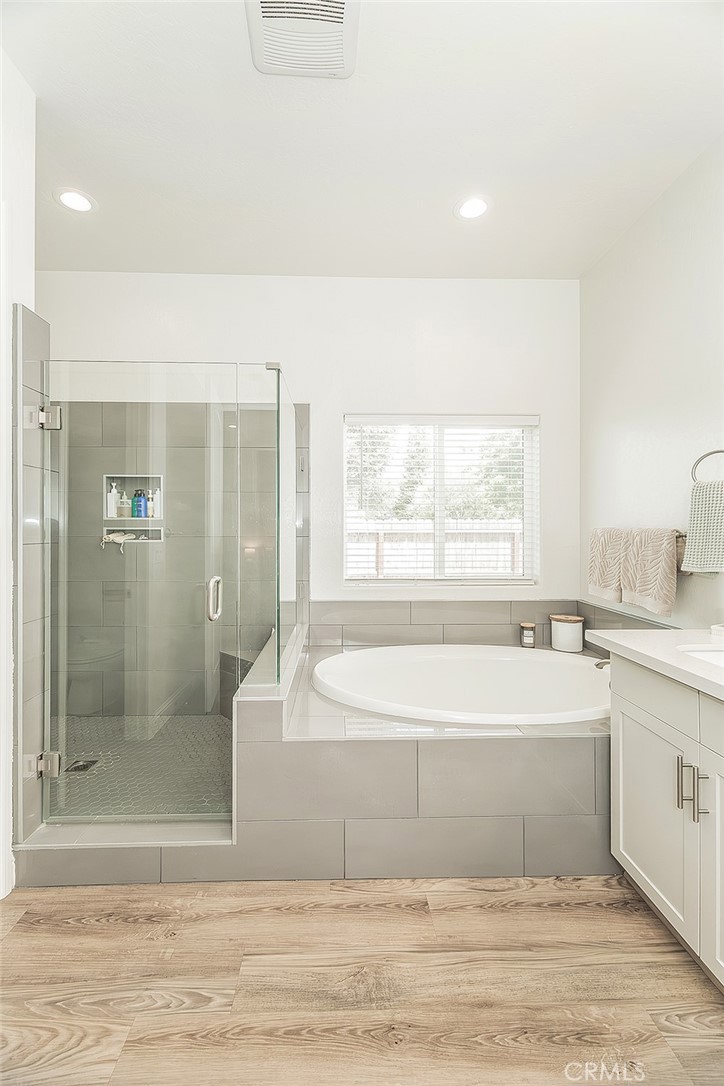 2193 E Kamm, Kingsburg, CA 93631