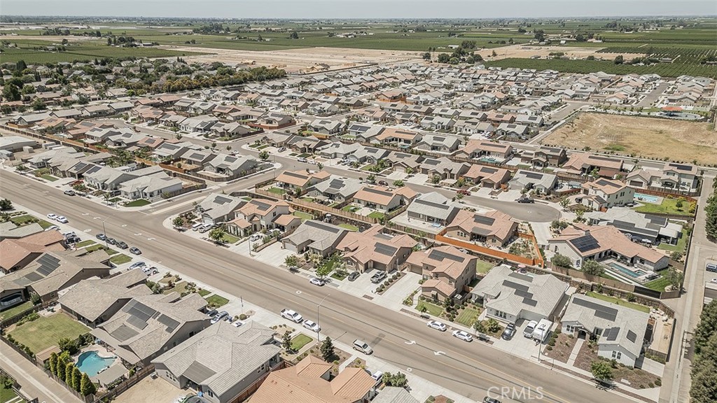 2193 E Kamm, Kingsburg, CA 93631