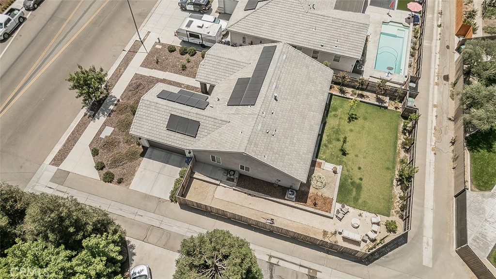 2193 E Kamm, Kingsburg, CA 93631