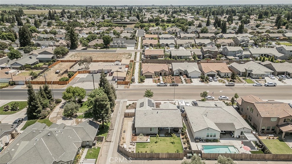 2193 E Kamm, Kingsburg, CA 93631
