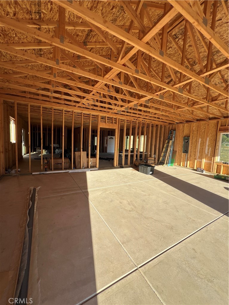 8058 Monreal Dr, Sanger, CA 93657