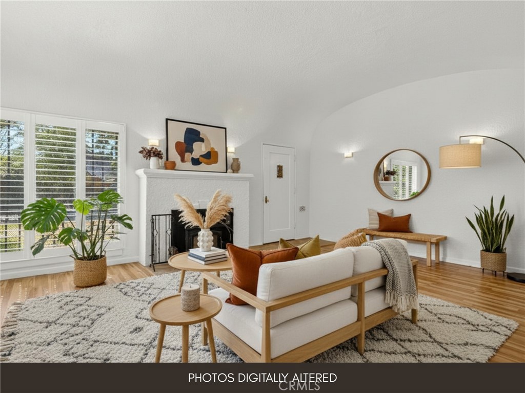 256 N Sierra Vista, Fresno, CA 93702