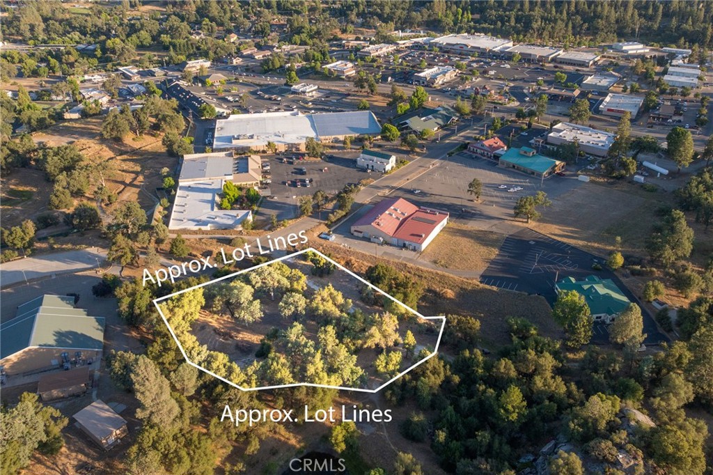 1 Junction Dr, Oakhurst, CA 93644