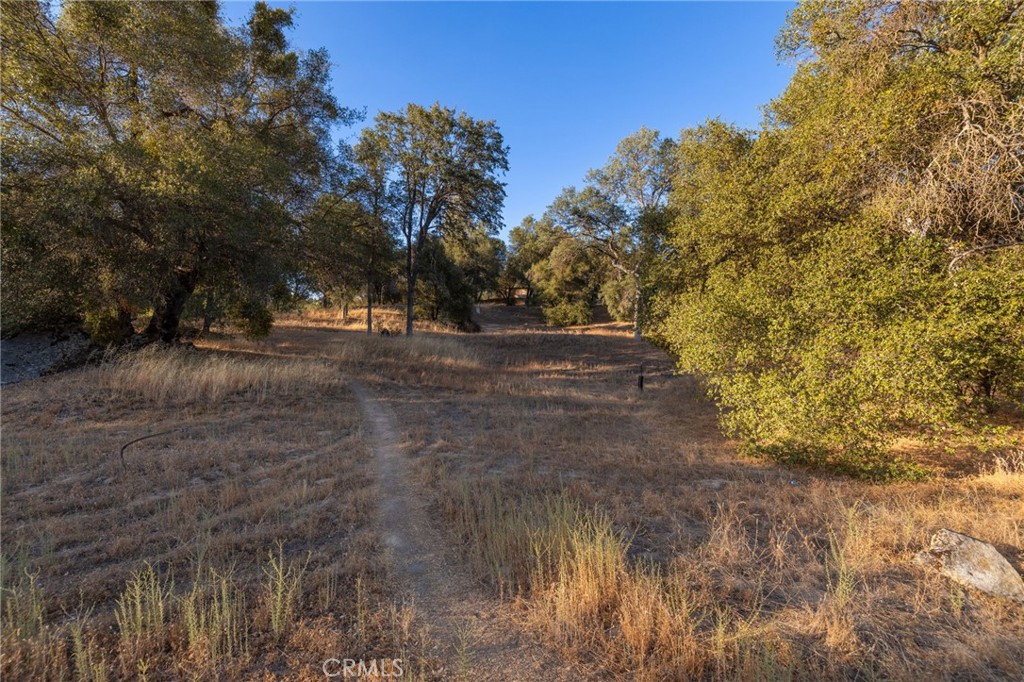1 Junction Dr, Oakhurst, CA 93644