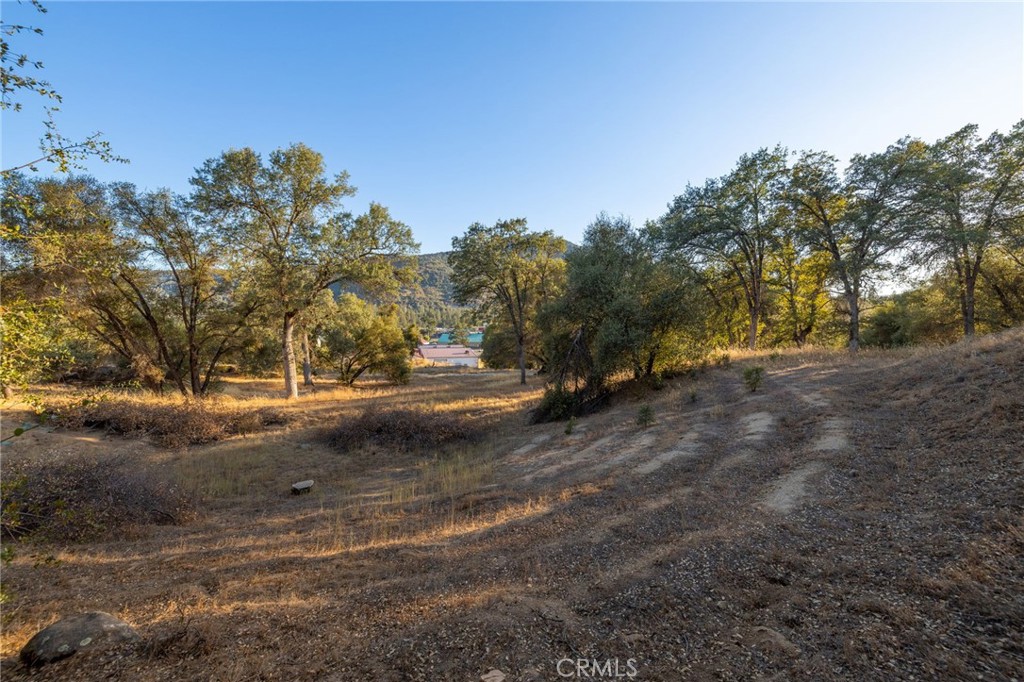 1 Junction Dr, Oakhurst, CA 93644