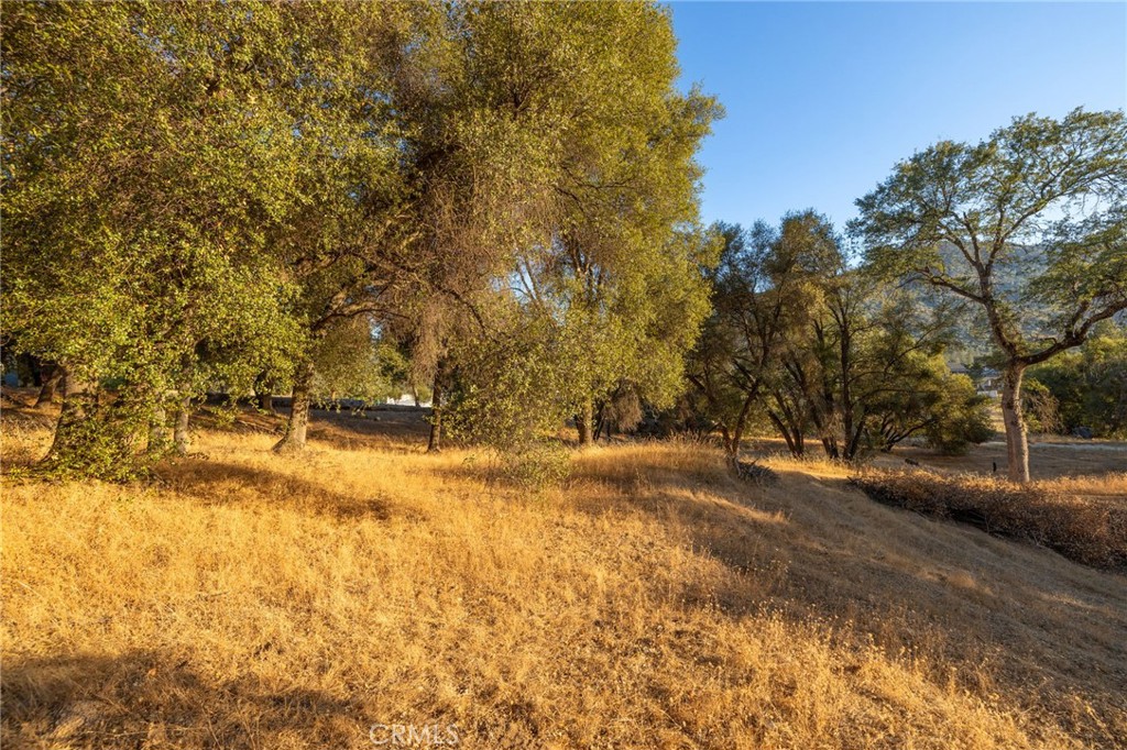 1 Junction Dr, Oakhurst, CA 93644
