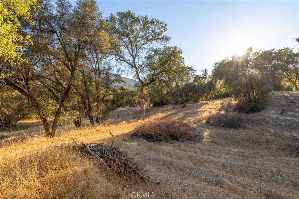 1 Junction Dr, Oakhurst, CA 93644