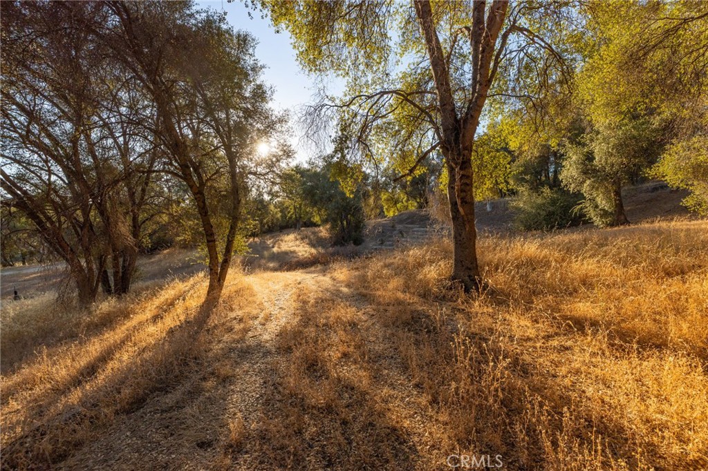 1 Junction Dr, Oakhurst, CA 93644