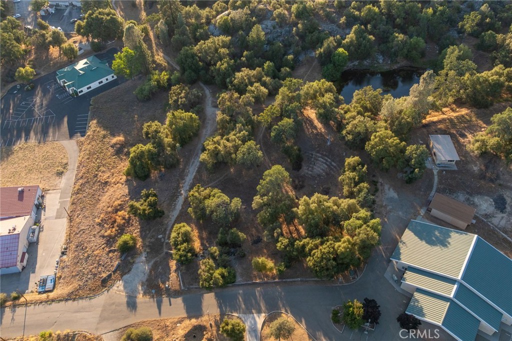 1 Junction Dr, Oakhurst, CA 93644