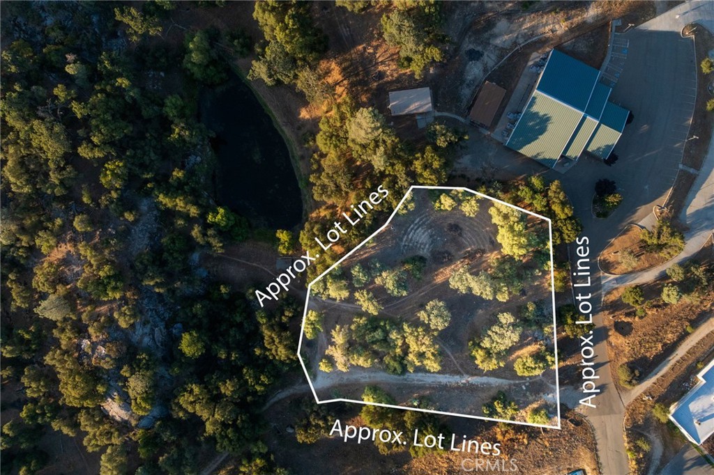 1 Junction Dr, Oakhurst, CA 93644