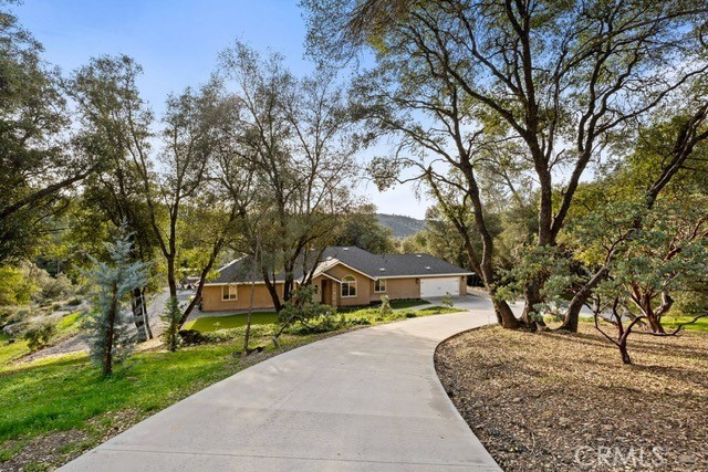 38614 Bon Veu, Oakhurst, CA 93644