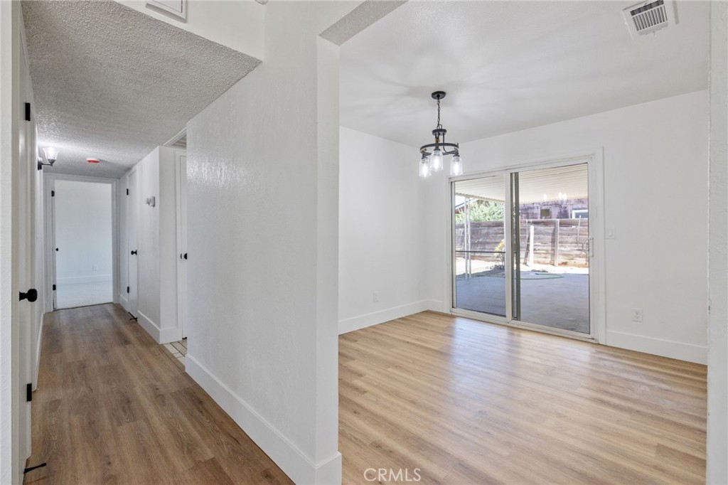 587 Sunset St, Kingsburg, CA 93631