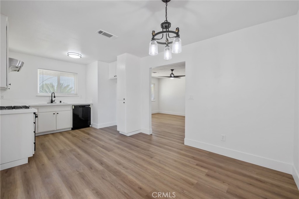 587 Sunset St, Kingsburg, CA 93631