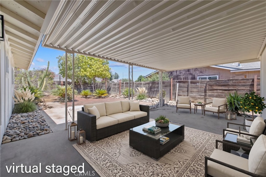 587 Sunset St, Kingsburg, CA 93631