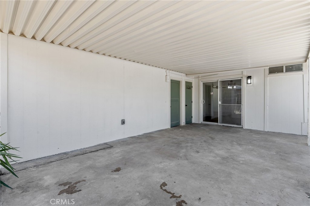 587 Sunset St, Kingsburg, CA 93631